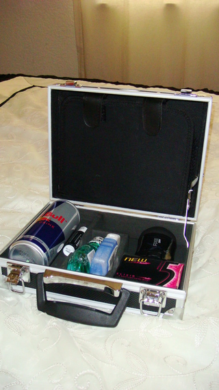 Illustration for article titled Funde Razor Gift Giveaway Count Down: The First Box